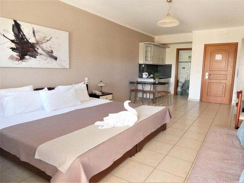 Lazaratos Hotel Kouvalata 외부 사진