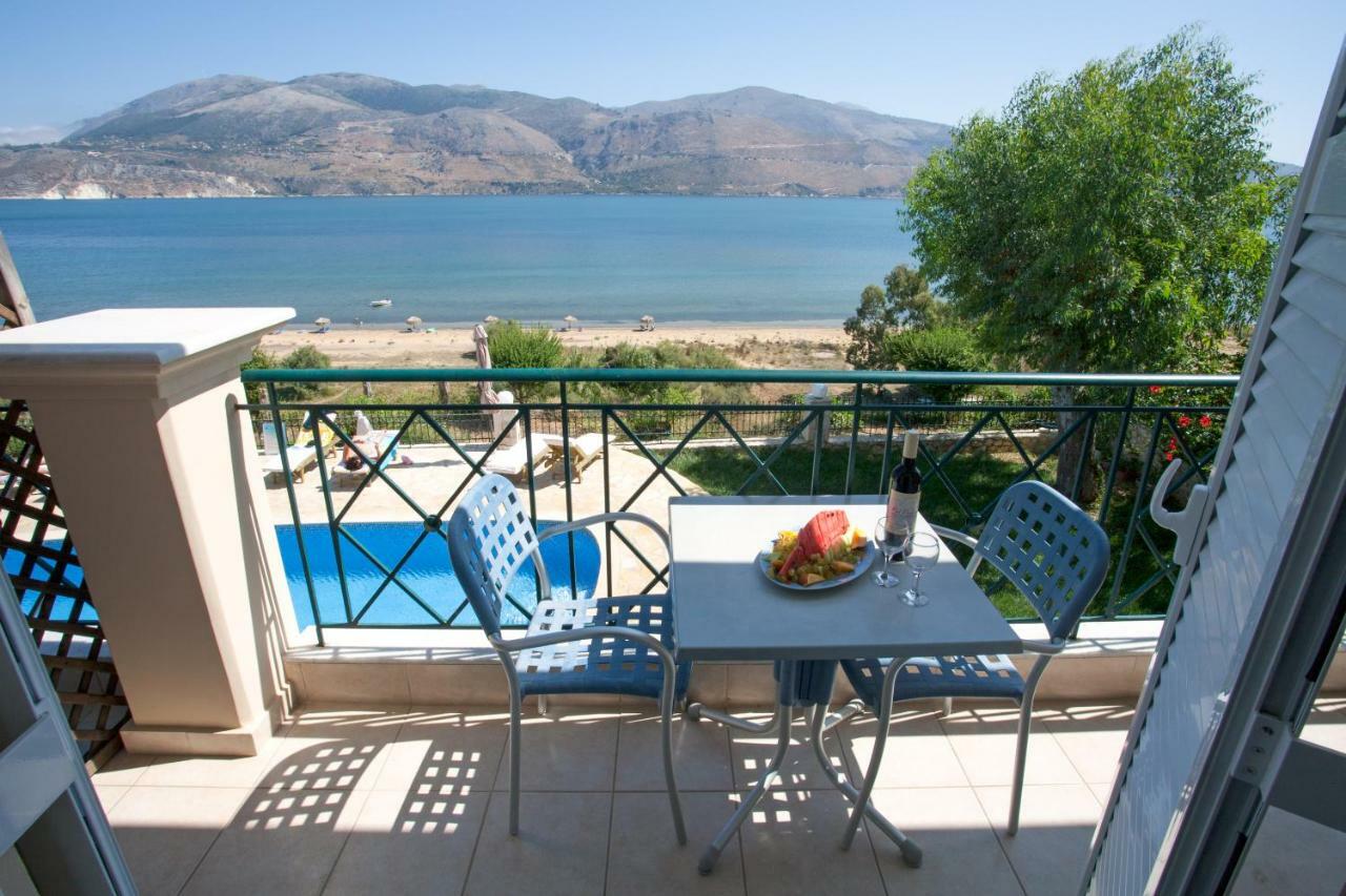 Lazaratos Hotel Kouvalata 외부 사진